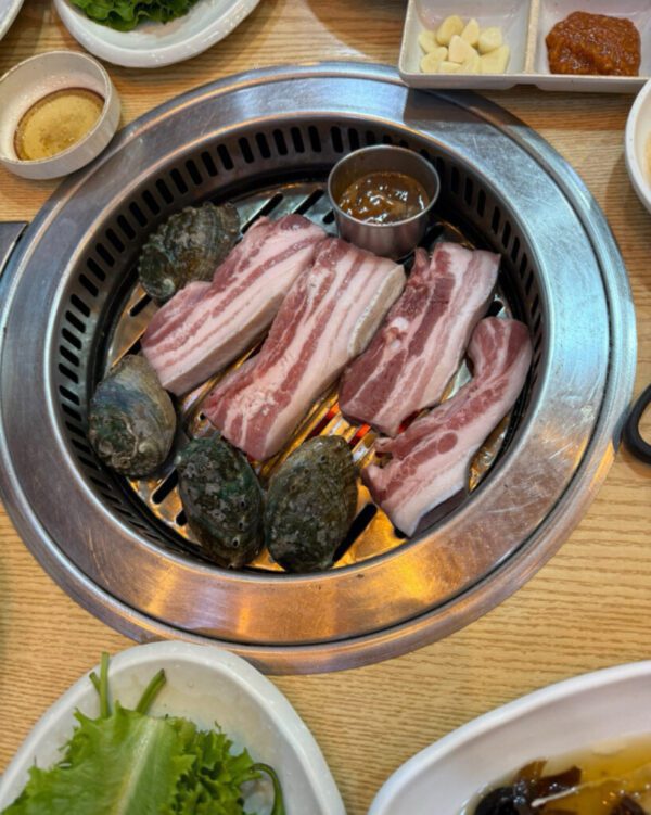 SinuSeong Black Pig (SinuSeong Black Pig)(신우성흑돼지) - Image 4