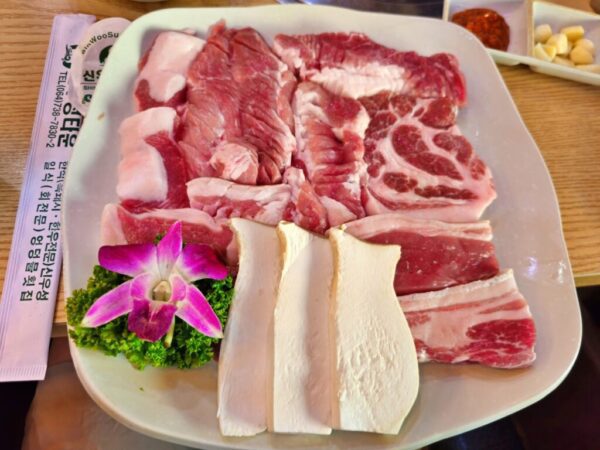 SinuSeong Black Pig (SinuSeong Black Pig)(신우성흑돼지) - Image 3