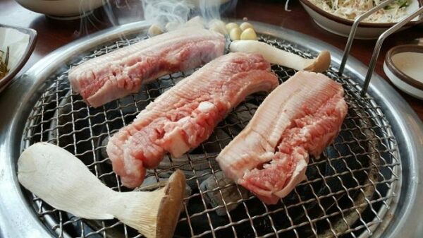 Neulbom Heukdwaeji (Always Spring Black Pig)(늘봄흑돼지)