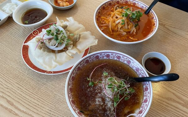 同光荞麦炒面 (Tóngguāng qiáomài chǎomiàn)(동광메밀짬뽕)