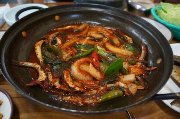Apbaengdi Sikdang (Front Porch Restaurant)(앞뱅디식당)