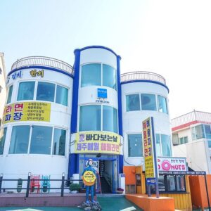 雕塑家海鲜面（雕塑家海鲜面）(조각가 해물라면 바다보는날 애월해안도로점)
